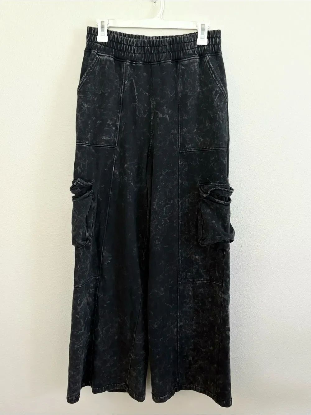 Boohoo Women's Oversized Wide Leg Cargo Sweatpants Black High Rise Size M